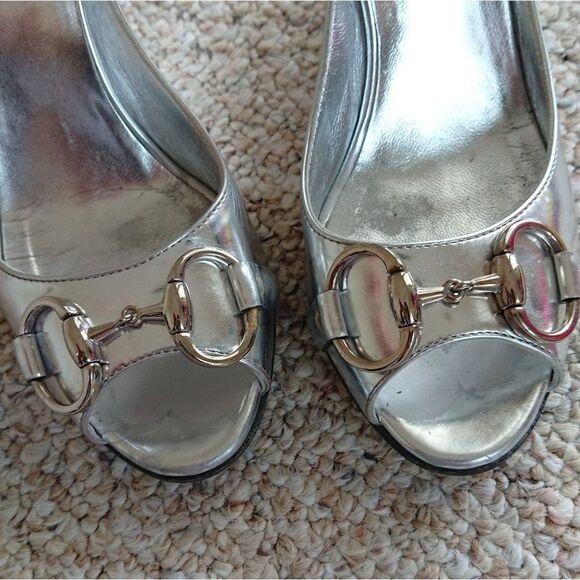 Silver Gucci horse bit classic wedges size 6B - Picture 2 of 8